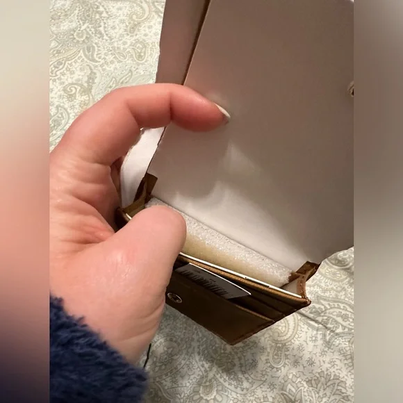 NWT Michael Kors Wallet - Picture 5 of 6